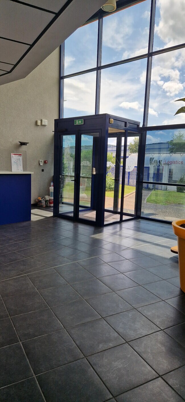 Plus de détails pour Bureau à vendre
