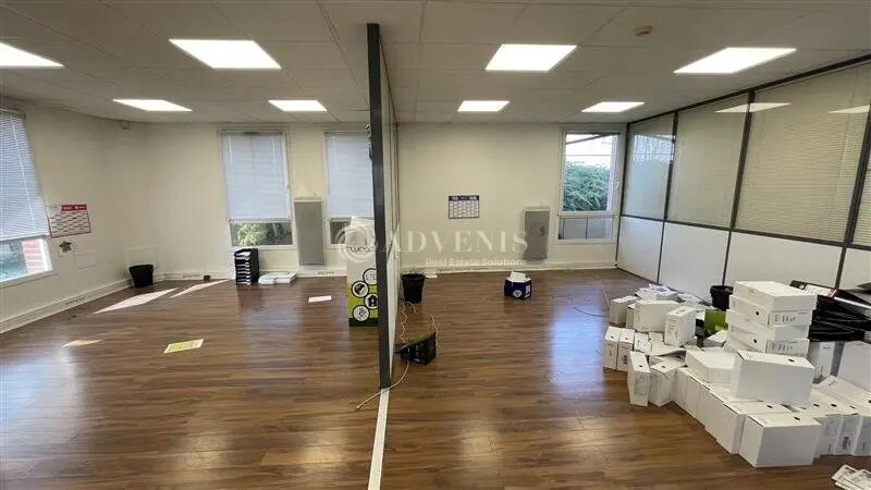 Bureau dans Magny-le-Hongre à louer - Photo de l’immeuble – Image 2 sur 7