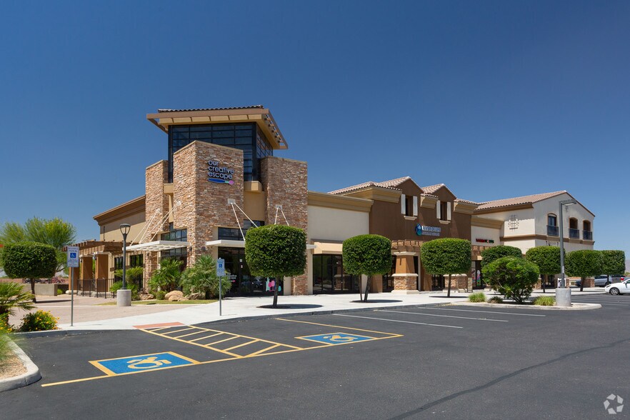 725 S Estrella Pky, Goodyear, AZ à vendre - Photo principale – Image 1 sur 26