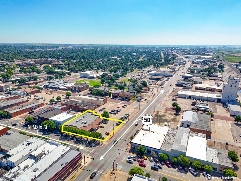 101 E Fulton St, Garden City, KS à vendre - Photo de l’immeuble – Image 2 sur 87