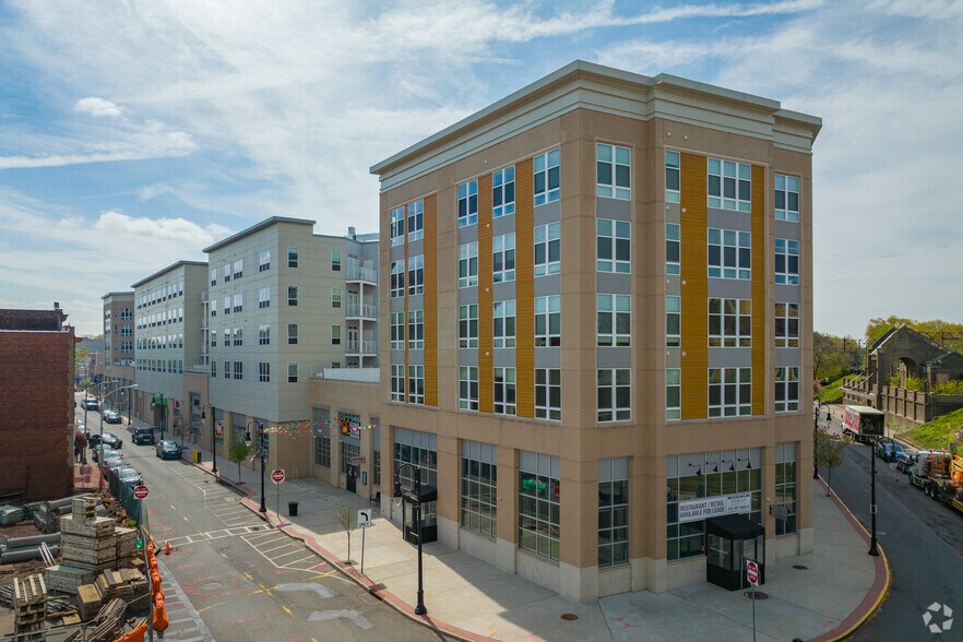 300 Glenwood Ave, Bloomfield, NJ à louer - Photo de l’immeuble – Image 2 sur 5