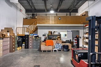 5050 106th Ave SE, Calgary, AB à louer Photo intérieure– Image 2 sur 3