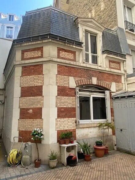 Bureau dans Paris à louer - Photo de l’immeuble – Image 1 sur 3