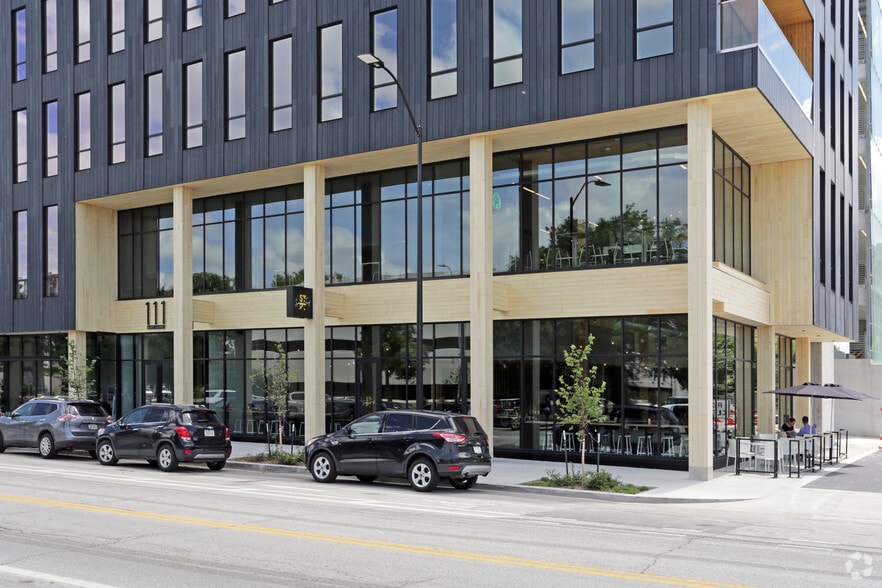 111 E Grand Ave, Des Moines, IA à louer - Photo de l’immeuble – Image 3 sur 9