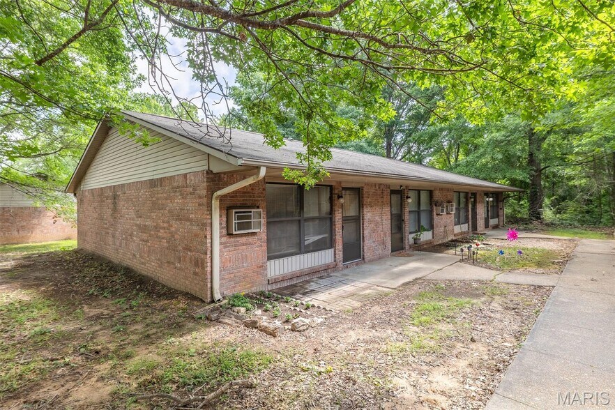 2733 Holly Trl, Poplar Bluff, MO à vendre - Photo de l’immeuble – Image 1 sur 21