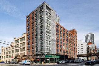 Plus de détails pour 4260 Crescent St, Long Island City, NY - Local commercial à louer
