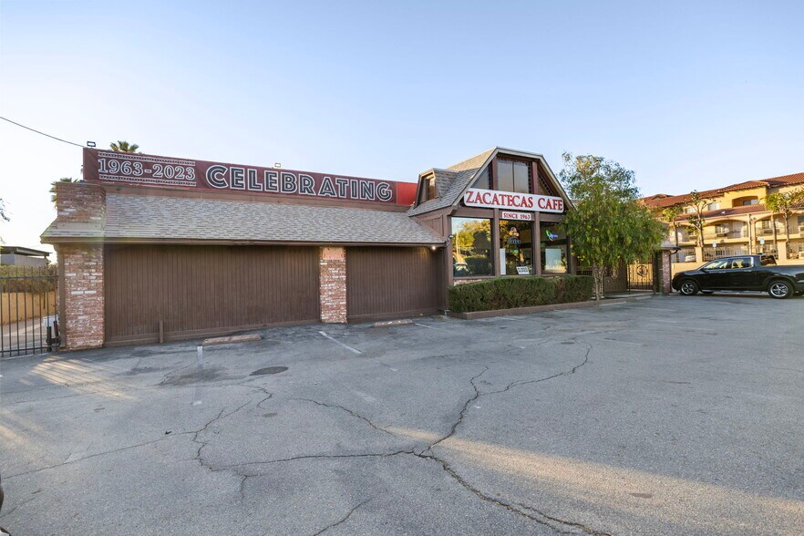 3767 Iowa Ave, Riverside, CA à vendre - Photo de l’immeuble – Image 2 sur 27
