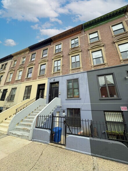 311 W 139th St, New York, NY à vendre - Photo de l’immeuble – Image 1 sur 14