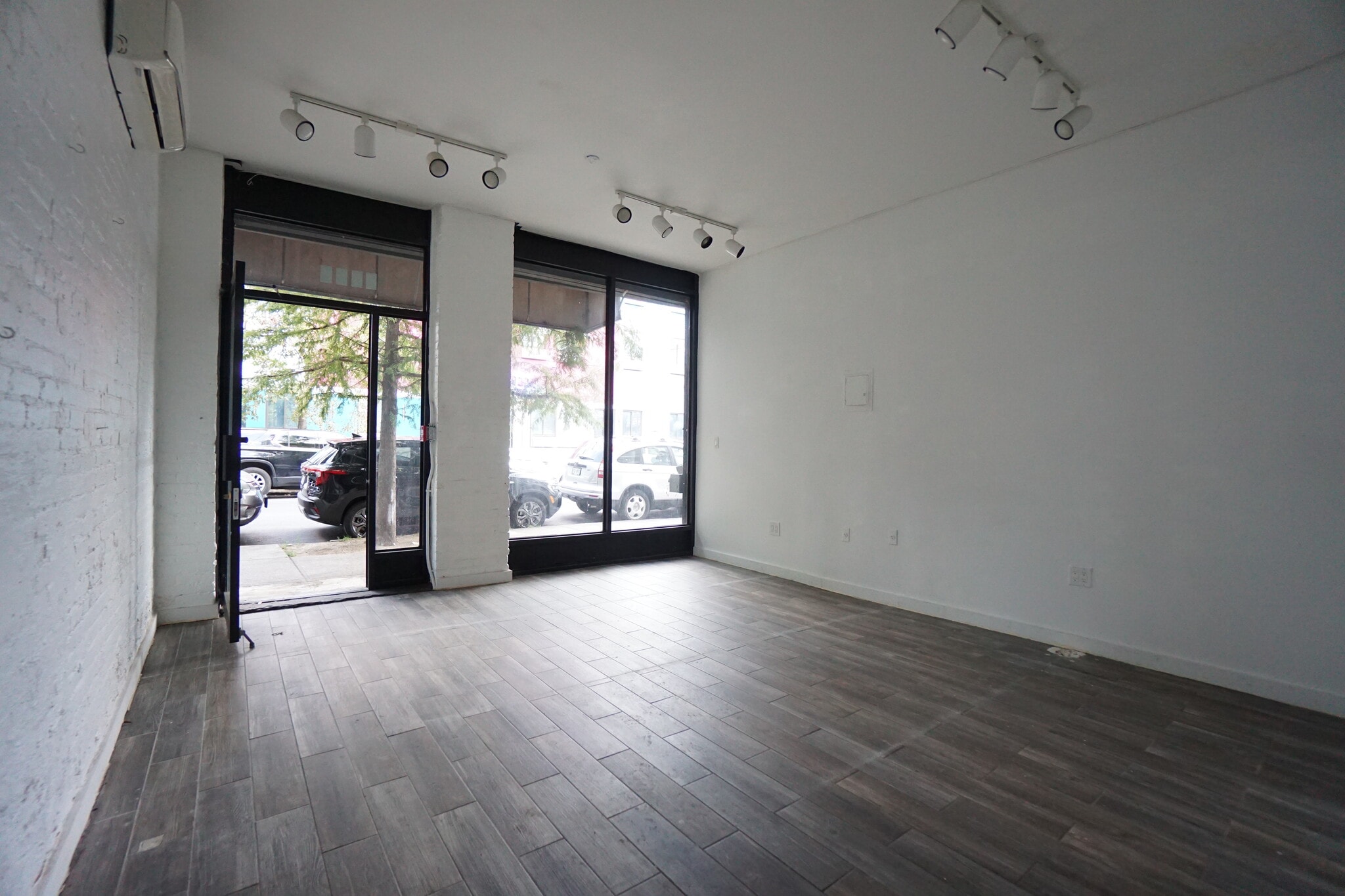 1093 Putnam Ave, Brooklyn, NY à louer Photo intérieure– Image 1 sur 13