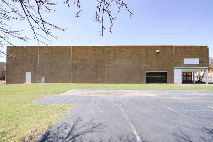4311-4313 Air Trans Rd, Memphis, TN à louer - Photo de l’immeuble – Image 2 sur 12