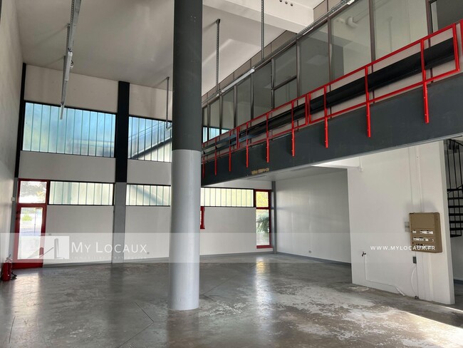 Plus de détails pour 12 Chemin Du Moulin Basset, Saint-Denis - Industriel/Logistique à louer
