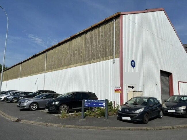 Plus de détails pour Bureau, Industriel/Logistique à louer