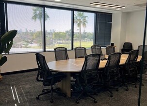 2111 E Highland Ave, Phoenix, AZ à louer Photo intérieure– Image 2 sur 7