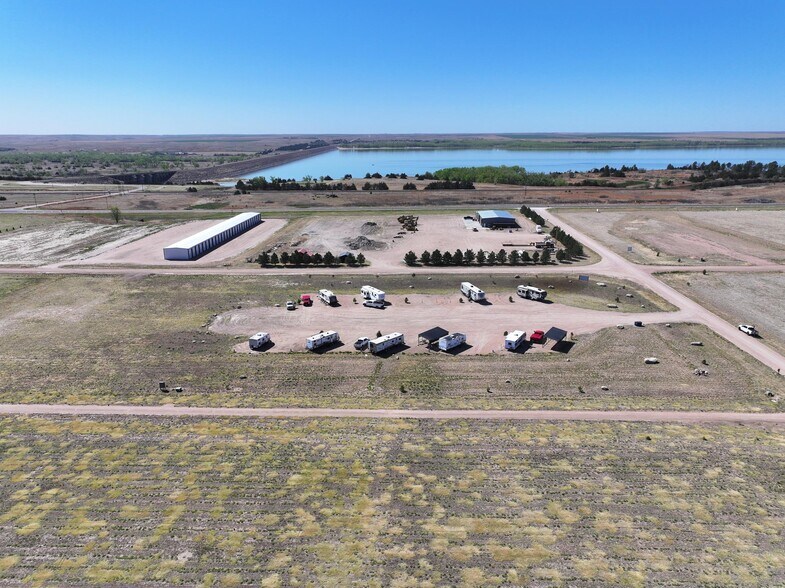 71420 Ventures Wy, Trenton, NE à vendre - Photo de l’immeuble – Image 2 sur 14