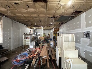 Plus de détails pour 11464 Merrick Blvd, Jamaica, NY - Local commercial à louer