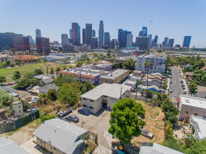 1223 W Court St, Los Angeles, CA à vendre - Photo de l’immeuble – Image 3 sur 23