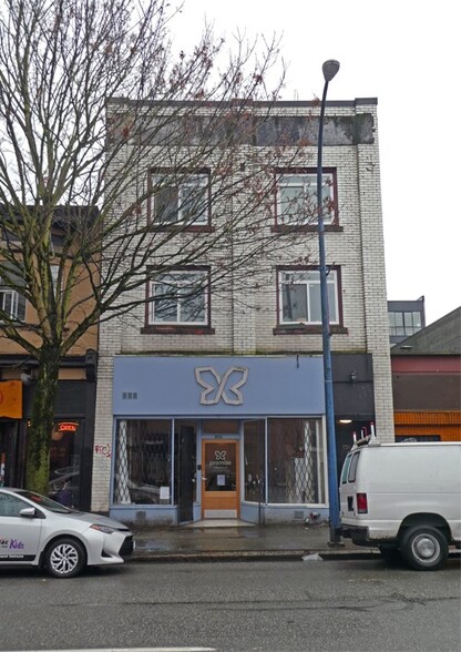 556 Powell St, Vancouver, BC à vendre - Photo de l’immeuble – Image 2 sur 2