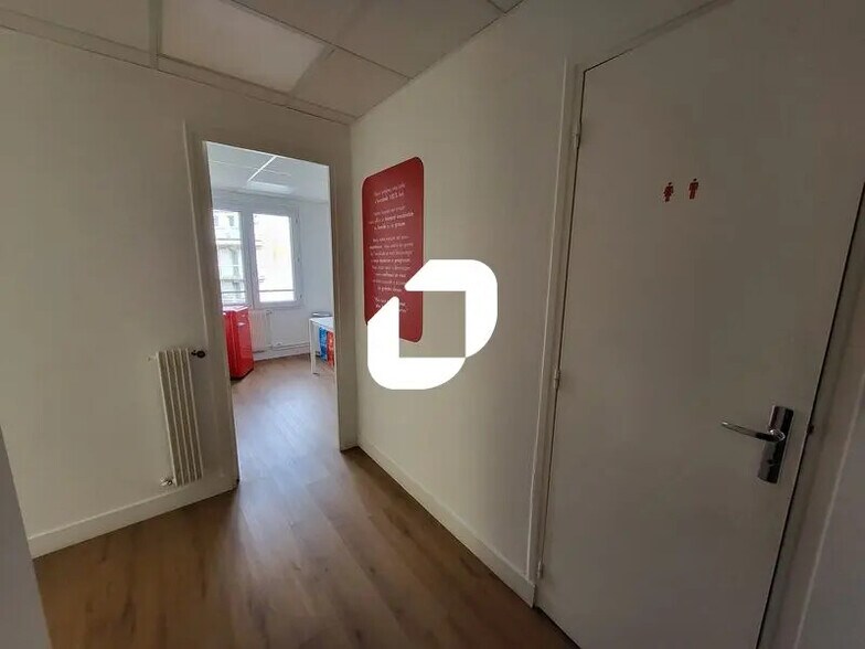 Bureau dans Versailles à louer - Photo intérieure – Image 2 sur 9