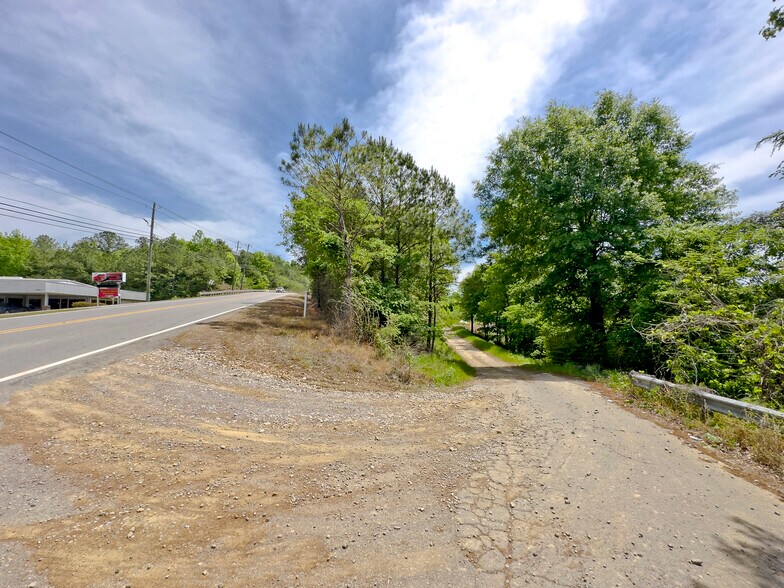 650 Black Creek Rd, Fultondale, AL à louer - Photo de l’immeuble – Image 3 sur 10