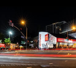8505 Santa Monica Blvd, West Hollywood, CA à louer Photo de l’immeuble– Image 2 sur 6