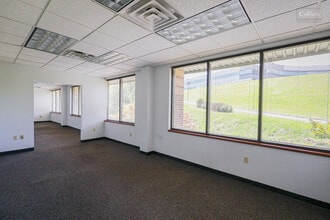 101 Hillpointe Dr, Canonsburg, PA à louer Photo intérieure– Image 2 sur 7