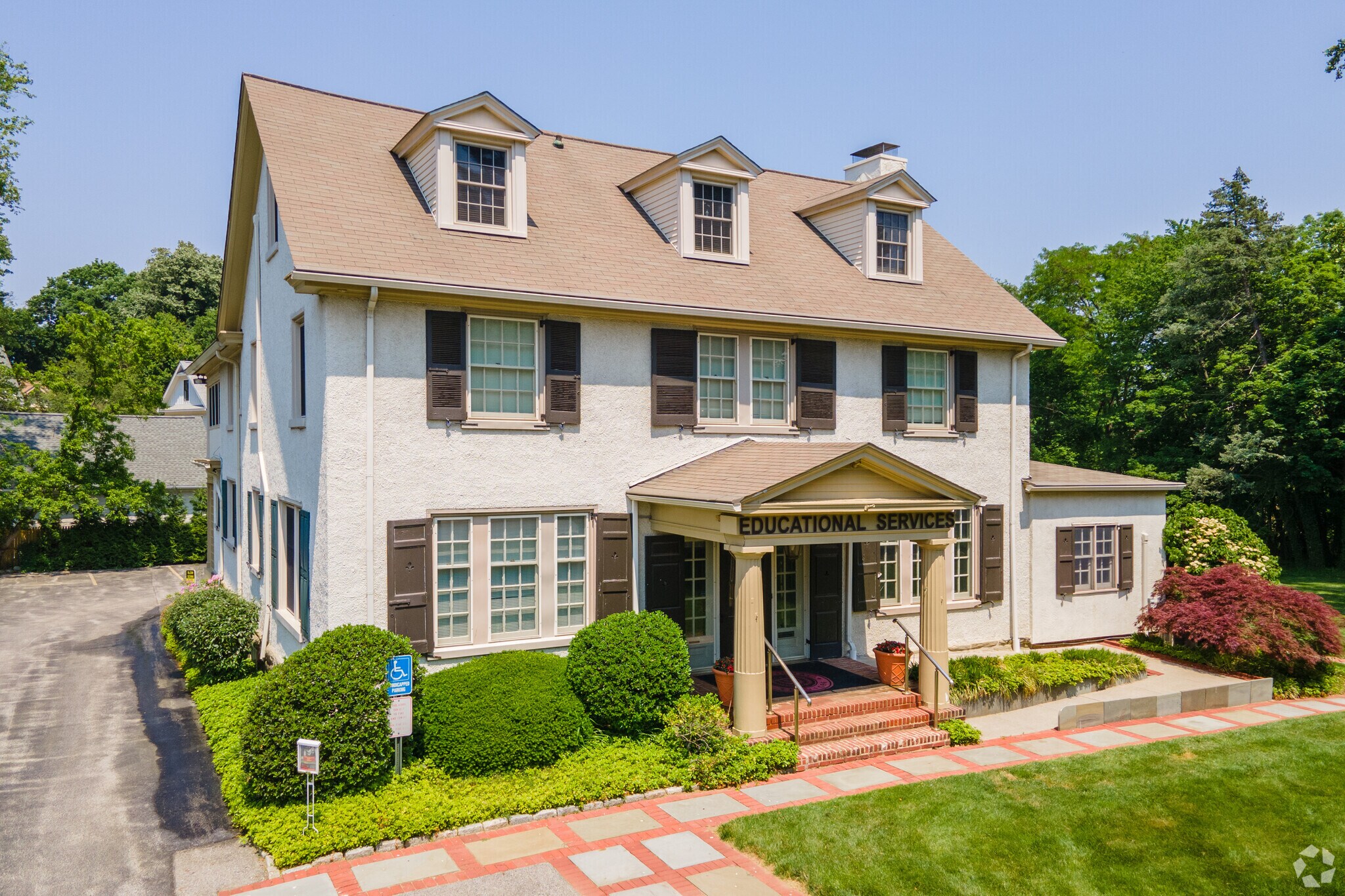 531 E Lancaster Ave, Wayne, PA à louer Photo de l’immeuble– Image 1 sur 14