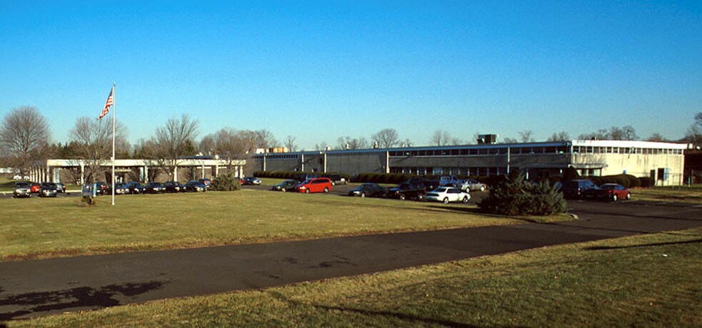 175 Titus Ave, Warrington, PA à louer - Photo principale – Image 1 sur 1