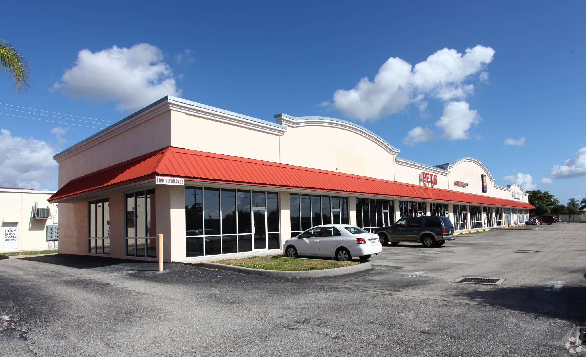 211 Hancock Bridge Pky W, Cape Coral, FL à louer Photo principale– Image 1 sur 6