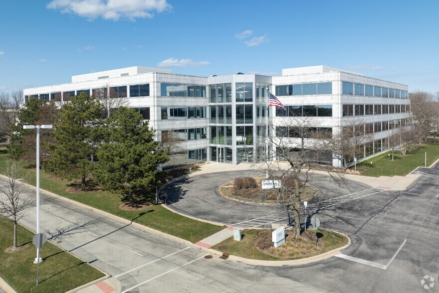 520 Lake Cook Rd, Deerfield, IL à vendre - Photo de l’immeuble – Image 2 sur 16