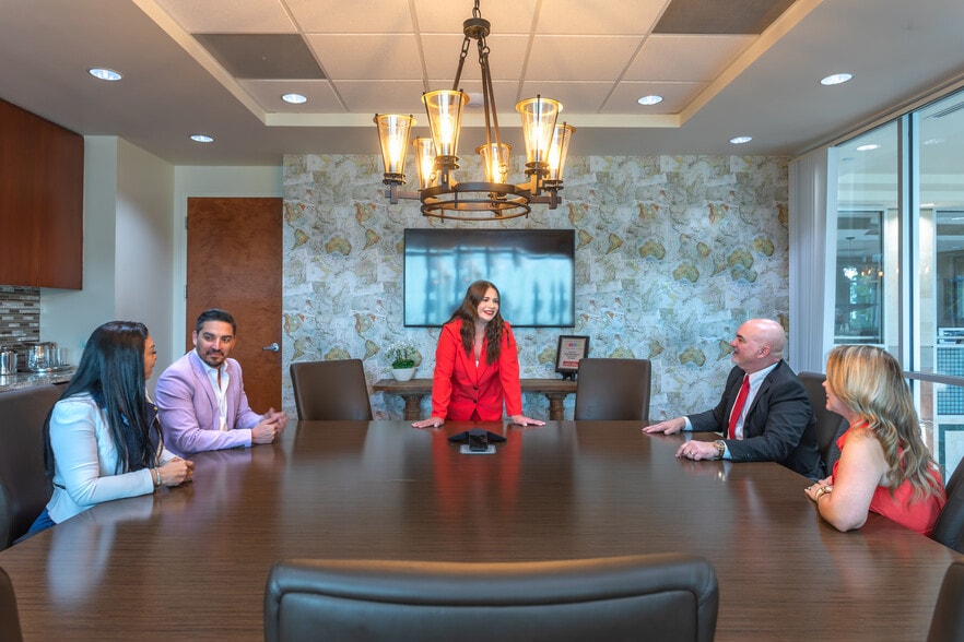 8200 NW 41st St, Miami, FL à louer - Photo intérieure – Image 3 sur 26