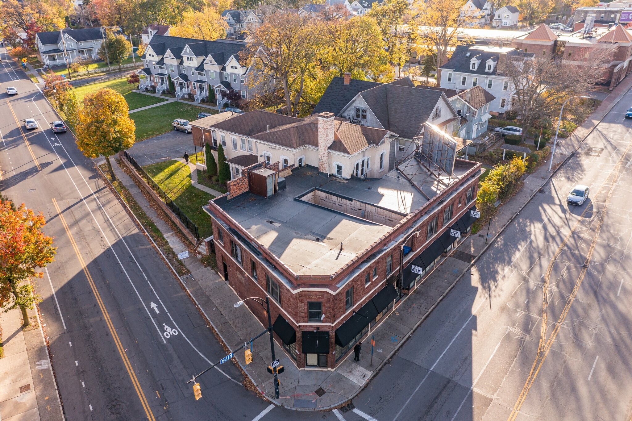 613-625 W Main St, Rochester, NY à vendre Photo principale– Image 1 sur 2