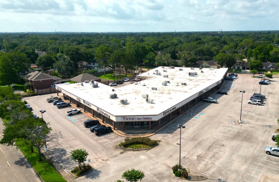 9600-9611 Hillcroft Ave, Houston, TX à louer - Aérien – Image 3 sur 5