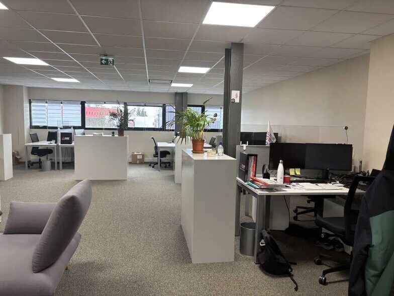 Bureau dans Mérignac à vendre - Photo de l’immeuble – Image 1 sur 7