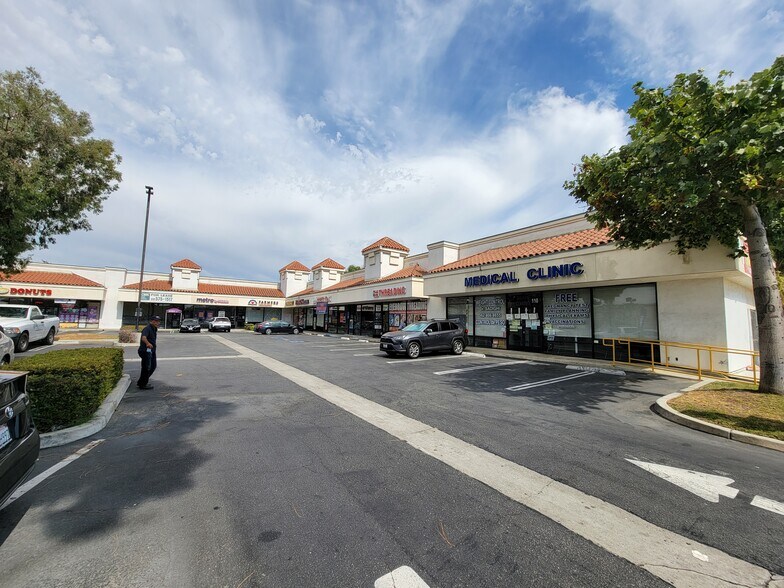 425 E Imperial Hwy, Los Angeles, CA à louer - Photo de l’immeuble – Image 2 sur 16