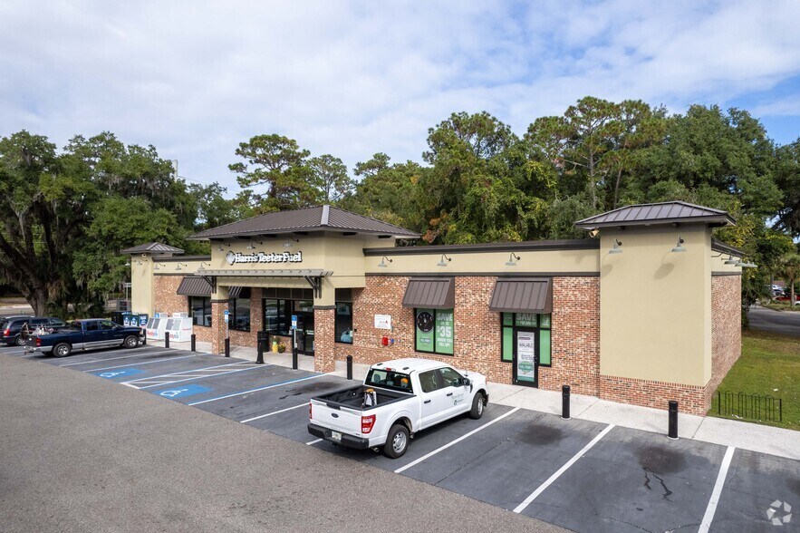 5518 S Fletcher Ave, Fernandina Beach, FL à louer - Photo de l’immeuble – Image 1 sur 4