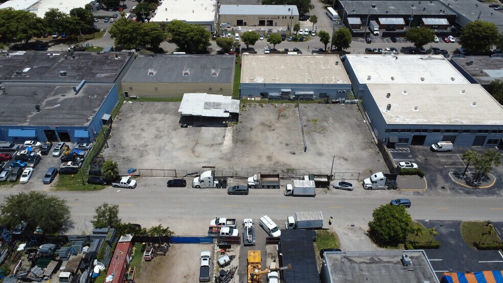 2665-2695 W 78th St, Hialeah, FL à vendre - Photo de l’immeuble – Image 1 sur 3