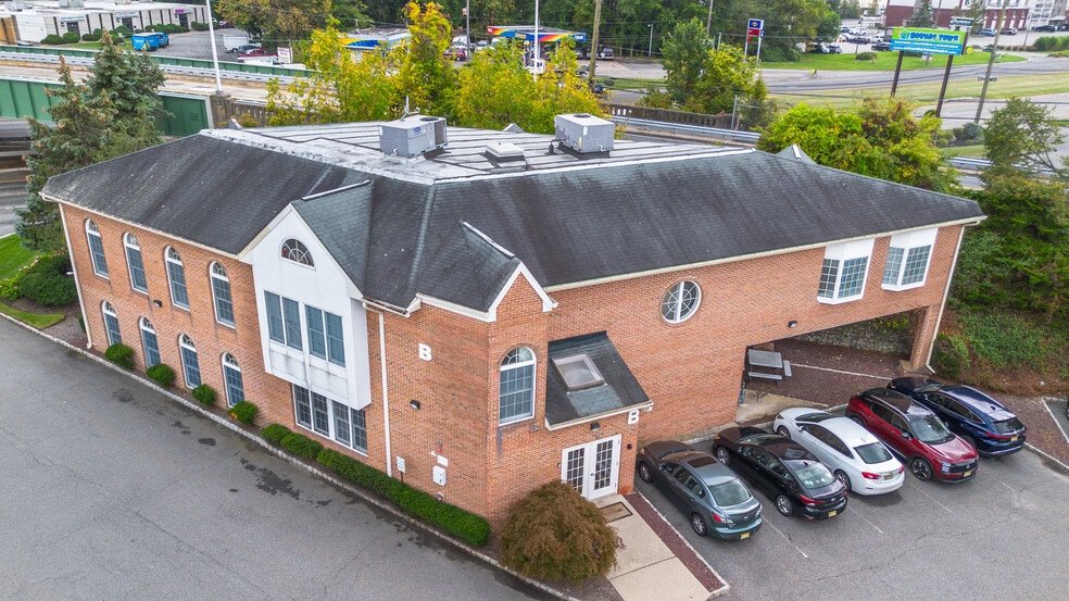 271 Route 46 W, Fairfield, NJ à louer - Photo de l’immeuble – Image 3 sur 52