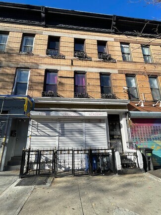 Plus de détails pour 102 Kingston Ave, Brooklyn, NY - Local commercial à louer