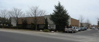 Plus de détails pour 100 E Jefryn Blvd, Deer Park, NY - Industriel/Logistique à louer