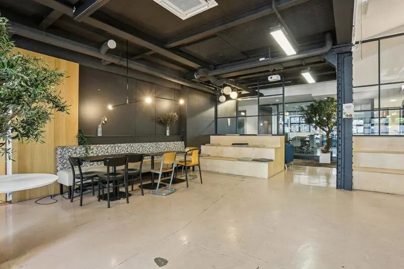Bureau dans Boulogne-Billancourt à louer - Photo de l’immeuble – Image 2 sur 14