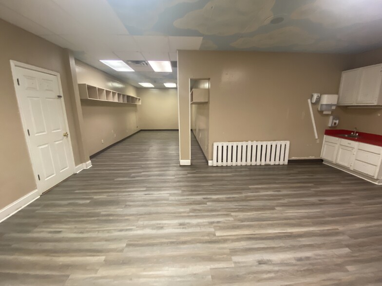 111 W 5th St, Tyler, TX à louer - Photo intérieure – Image 2 sur 45