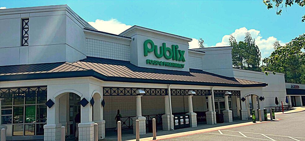 7507 NE Roswell Rd, Atlanta, GA à louer - Photo principale – Image 1 sur 22