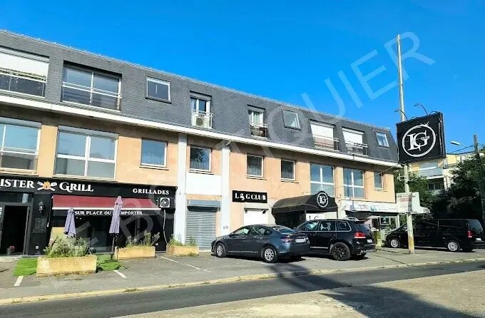 Local commercial dans Sainte-Geneviève-des-Bois à vendre Photo de l’immeuble– Image 1 sur 5