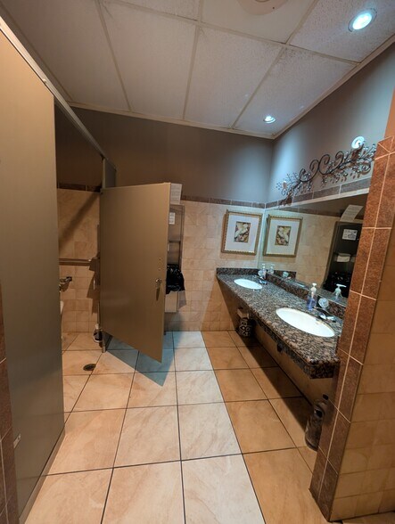 5560 Santa Teresa Blvd, San Jose, CA à vendre - Photo de l’immeuble – Image 2 sur 4