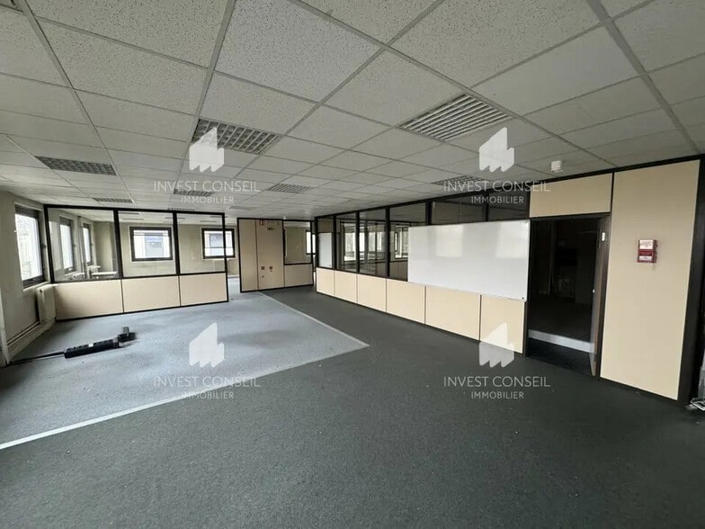 17-21 Rue Du Petit Albi, Cergy à louer - Photo de l’immeuble – Image 2 sur 19
