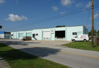 Plus de détails pour 1638-1644 S Segrave St, South Daytona, FL - Industriel/Logistique à vendre