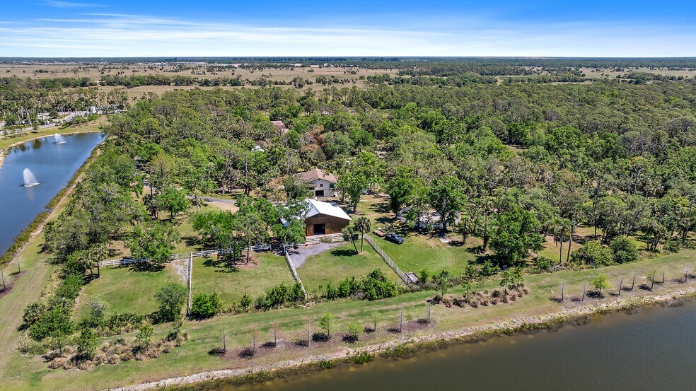 8280 Ibis St, Sarasota, FL à vendre - Photo de l’immeuble – Image 3 sur 20