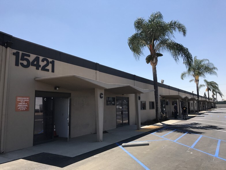 15421 Carmenita Rd, Santa Fe Springs, CA à louer - Photo de l’immeuble – Image 2 sur 5