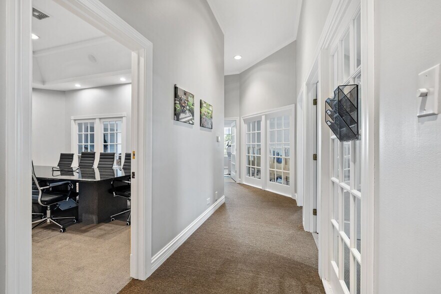 611 W Jefferson St, Shorewood, IL à louer - Photo de l’immeuble – Image 3 sur 17