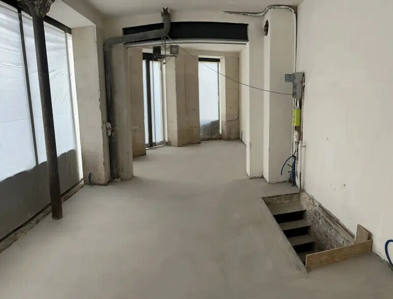 Local commercial dans Paris à louer - Photo de l’immeuble – Image 2 sur 9